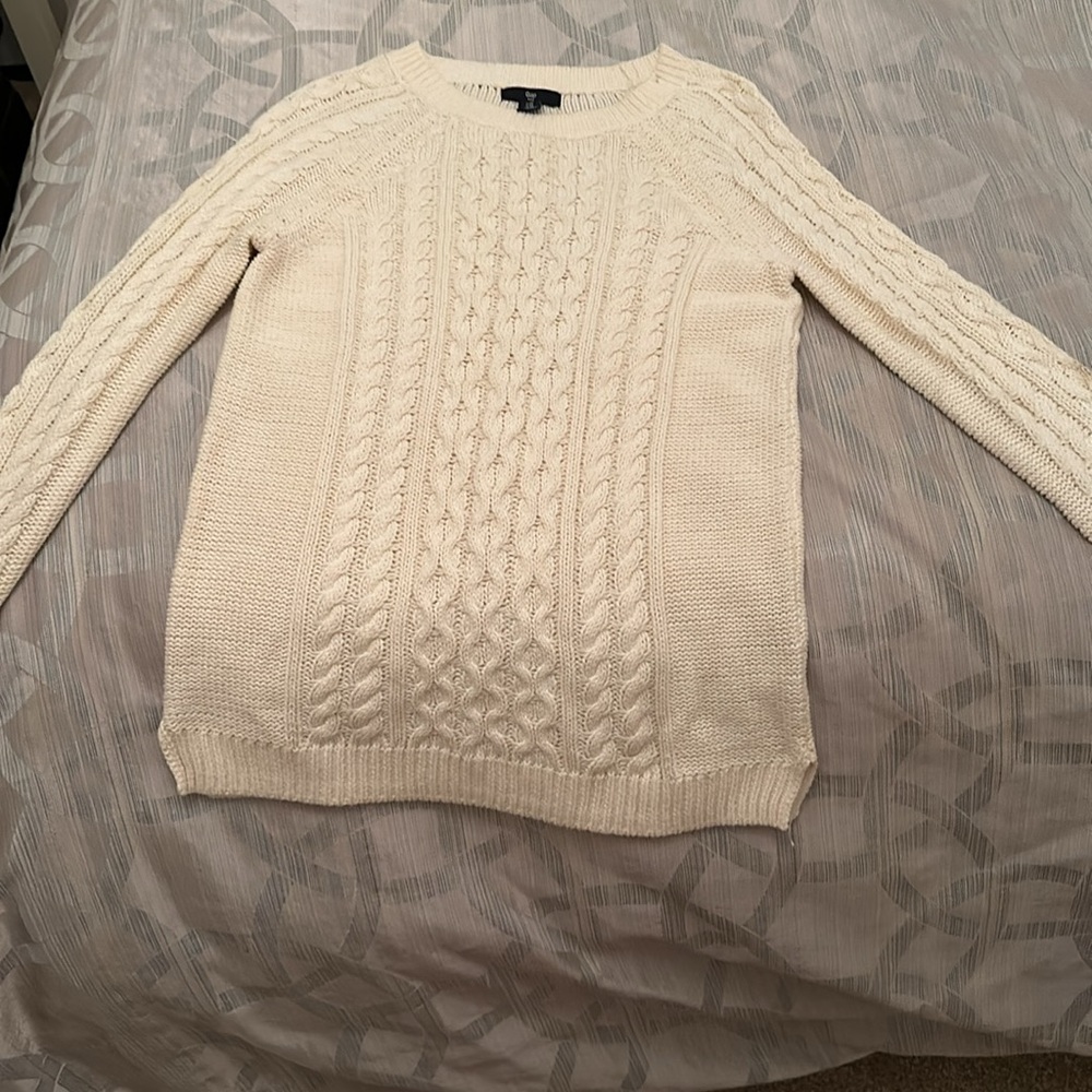 Gap cable knit sweater